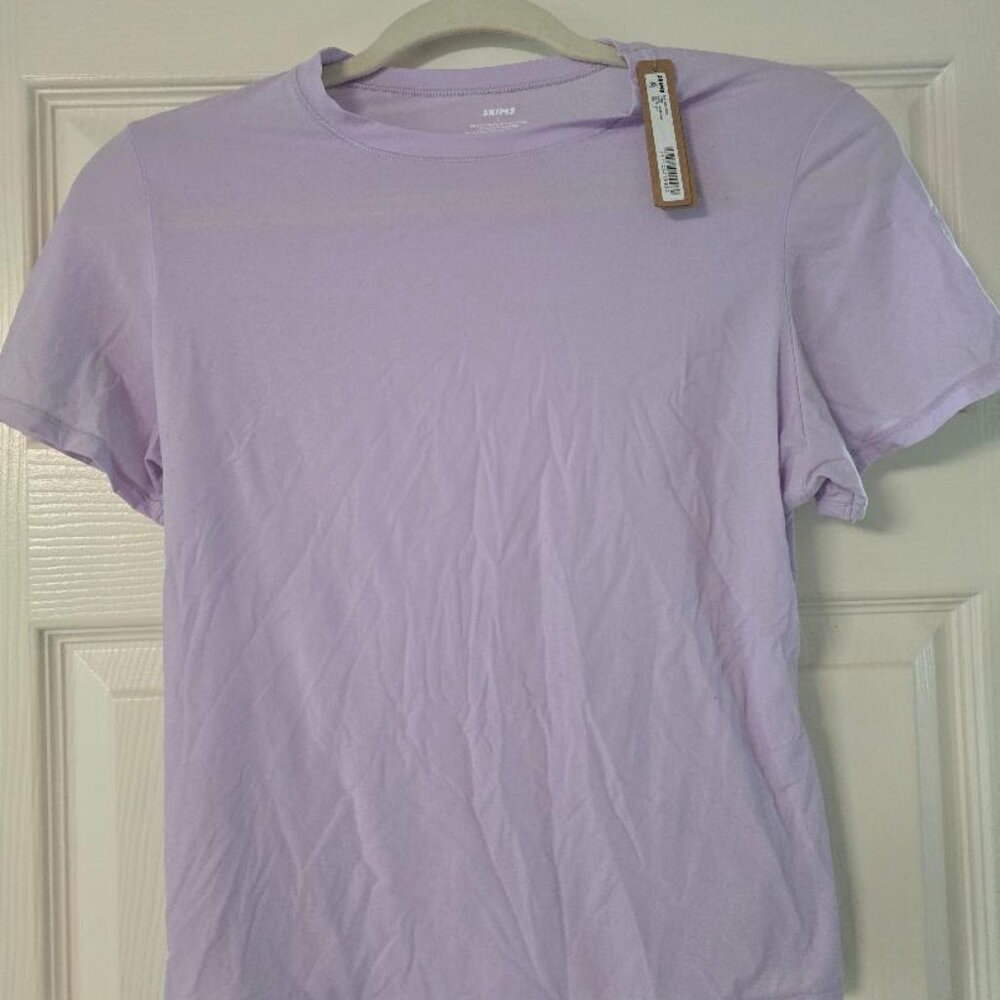 Skims Fits Everybody T-Shirt Lily Sz L NWT